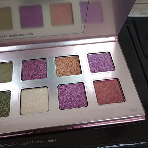 Adept Cosmetics Plain Jane Eyeshadow Palette 💯 authentic New In Box - Picture 8 of 9